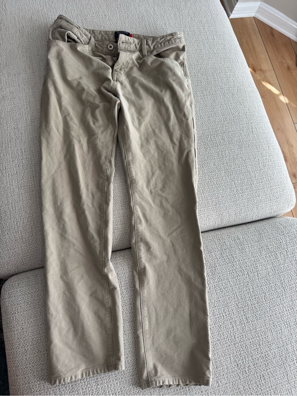 Dockers Men's Slim Straight Chinos in Light Khaki